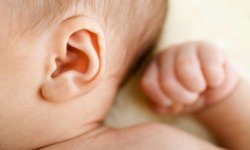 Причины, виды и лечение опрелостей за ушами у грудничка
